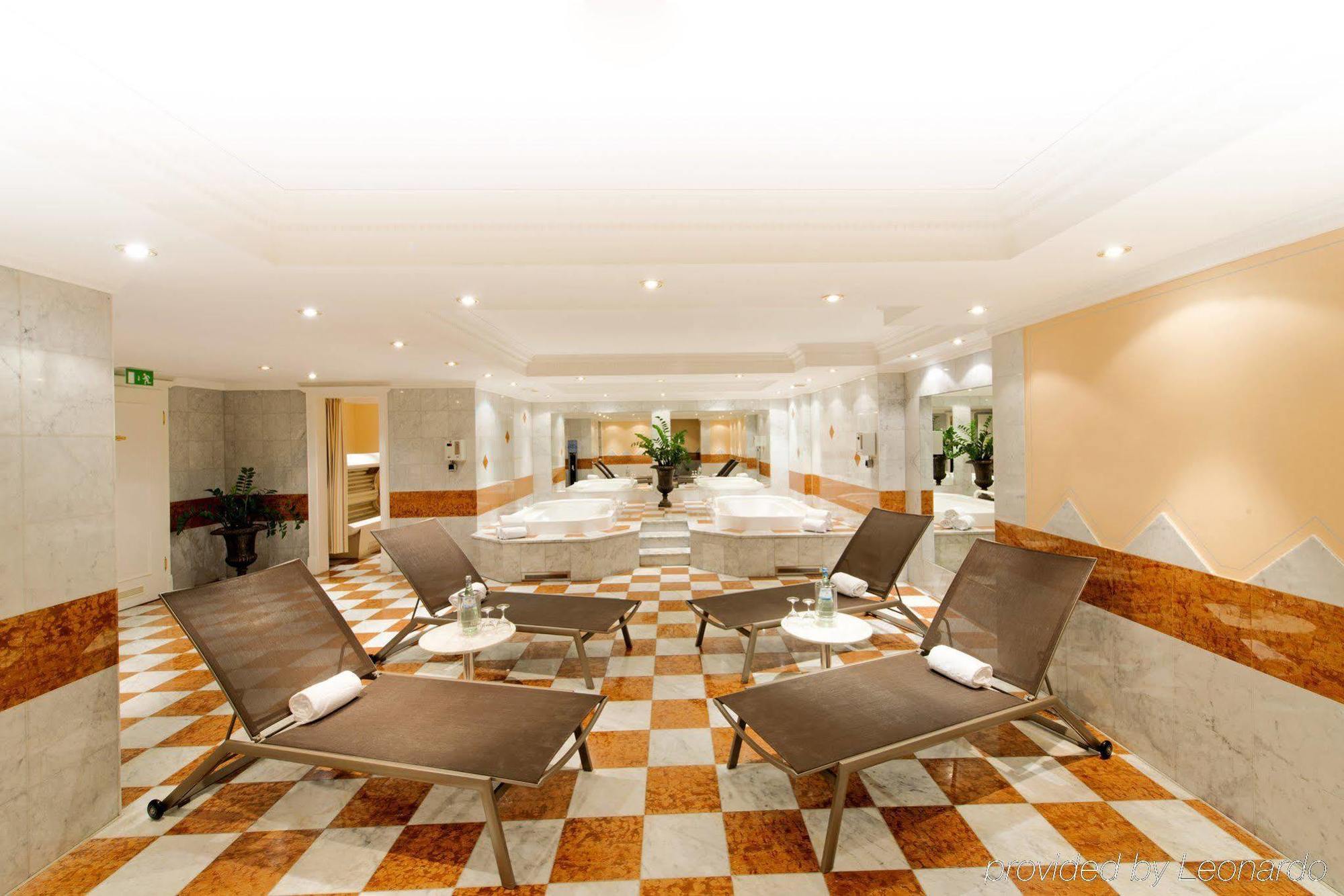 Dormero Hotel Halle Halle  Exterior foto